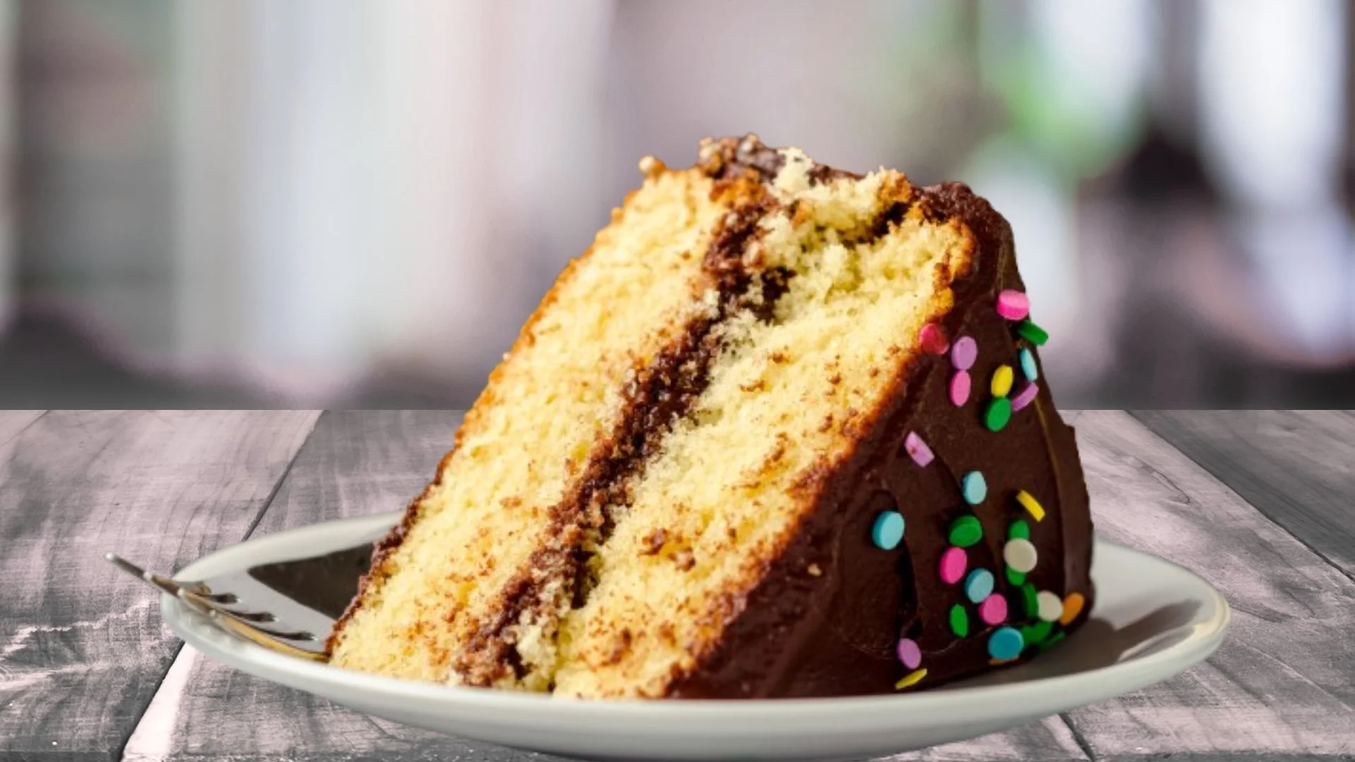 Vanilla Cake With Chocolate Buttercream