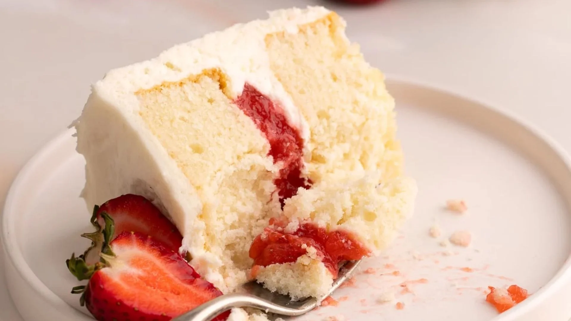 Vanilla Cake with Strawberry Filling