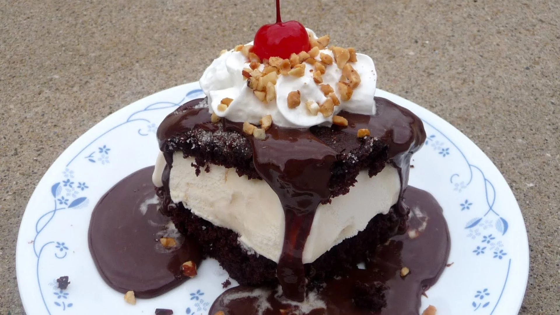 Shoney's Hot Fudge Cake Recipe